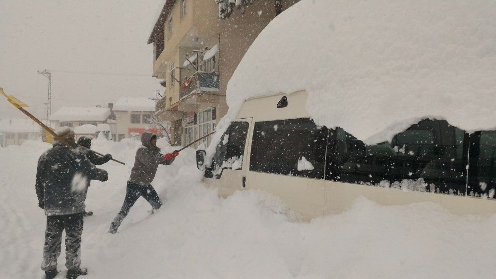 İl genelinde 351 köy yolu ulaşıma kapandı