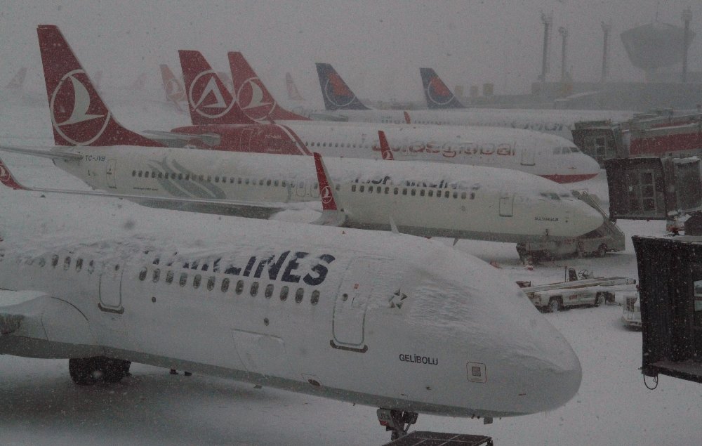 THY tüm uçuşları durdurdu