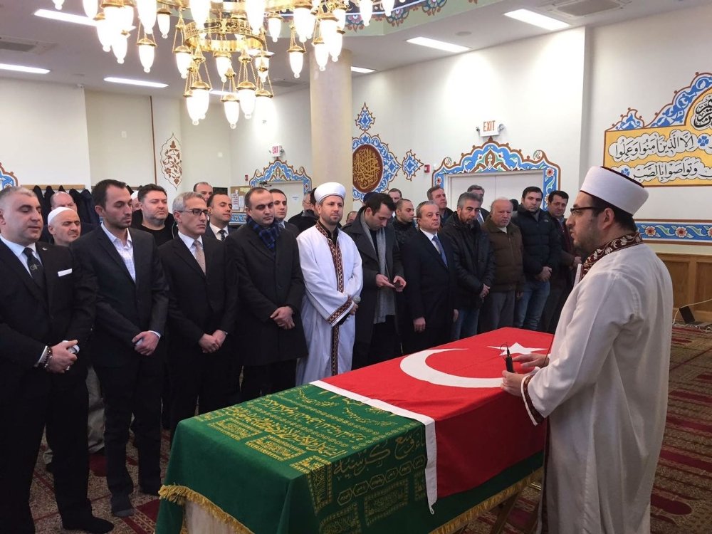 Osmanlı hanedan reisi Beyazid Osmanoğlu’na veda