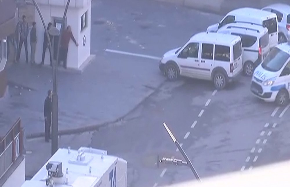 Gaziantep Emniyet Müdürlüğü önünde çatışma