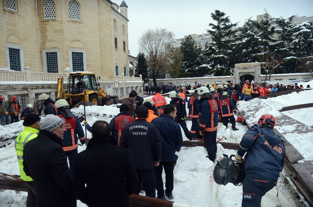 Çöken tentenin altında kalan 1 kişi öldü