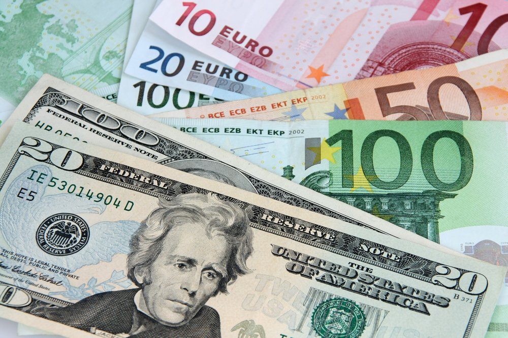 Dolar ve euro pes detirtti