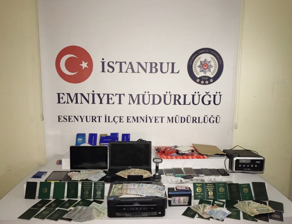 Nijeryalıların pasaport çetesi İstanbul'da  çökertildi