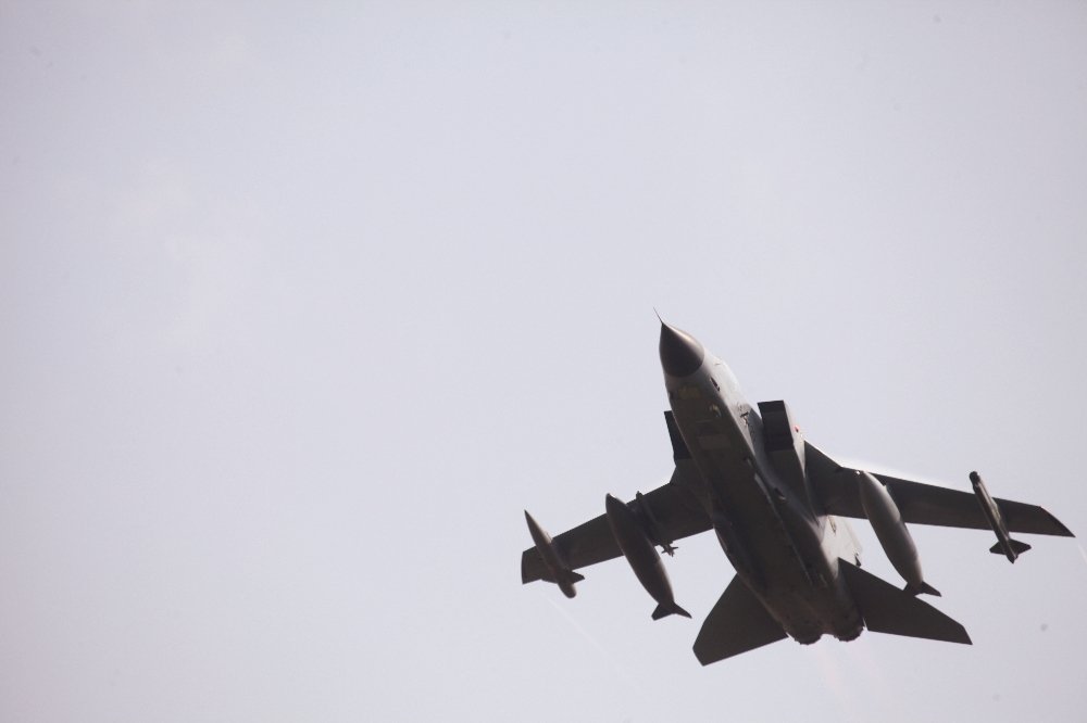 İsrail uçakları Suriye’yi hedef aldı
