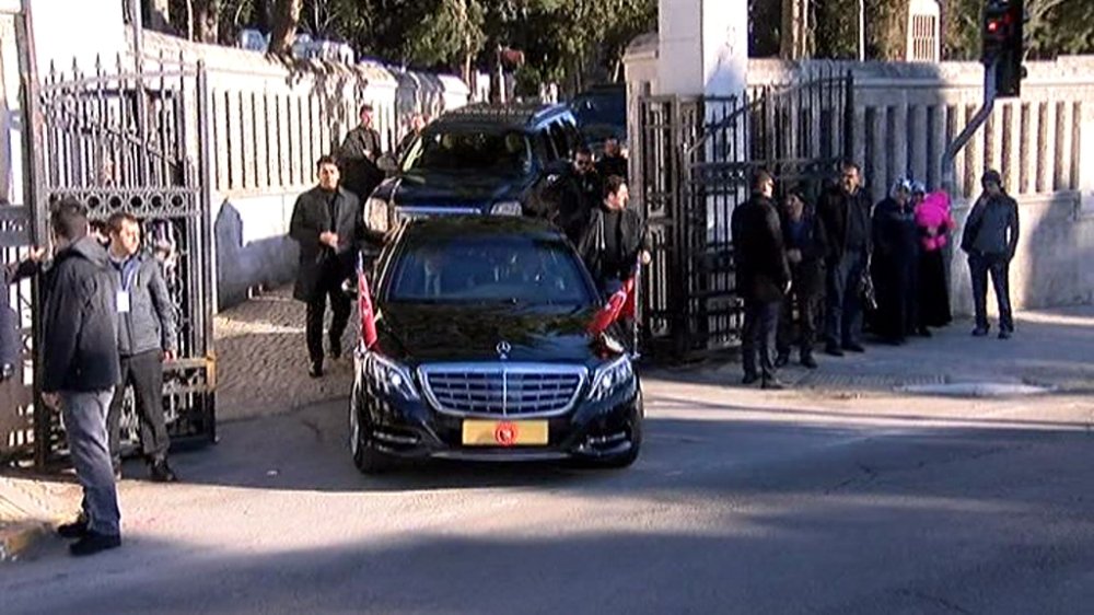 Cumhurbaşkanı Erdoğan anne ve babasının kabrinde