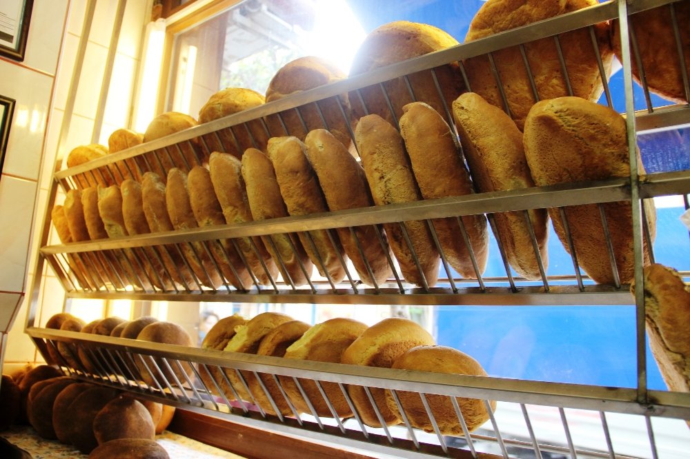 Kayıt dışı ekmekler fırıncıları zora sokuyor