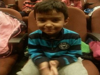 7 katlı binanın enkazı ikizleri ayırdı