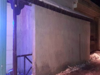 Polis mühürledi, duvar örüp devam ettiler