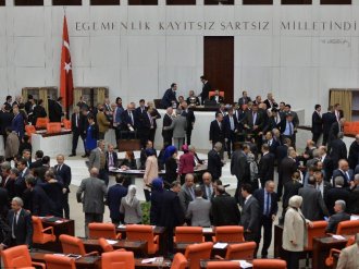 Yeni sistem için TBMM'de ilk tur bitti