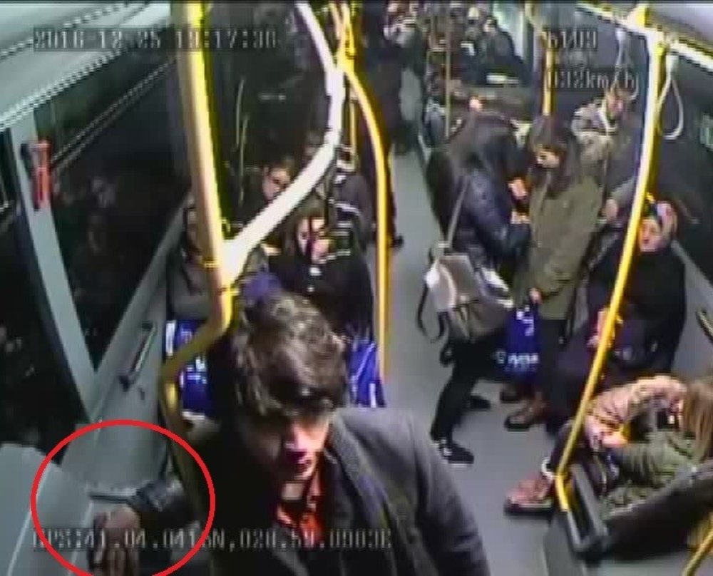 Senaryo defteri otobüste çalındı