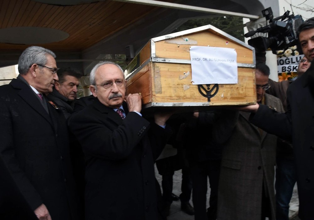 Cenazeye CHP Lideri Kılıçdaroğlu da katıldı