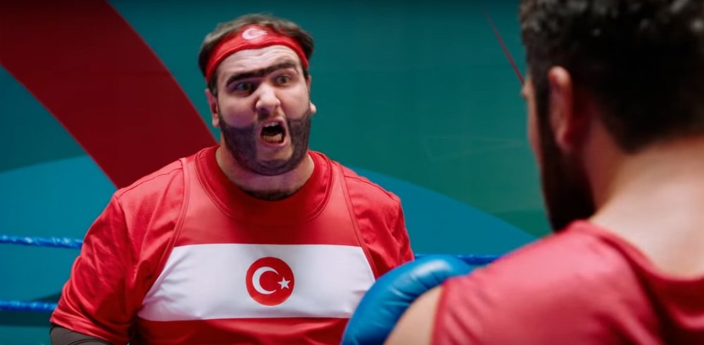 Şahan Gökbakar; "Biz üzmek için değil güldürmek için varız"