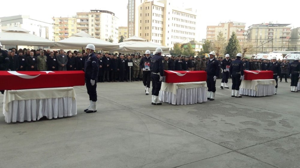 Sur şehitleri için tören düzenleniyor