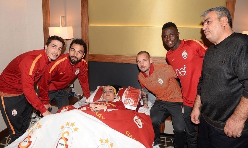 Galatasaraylı futbolculardan güzel örnek