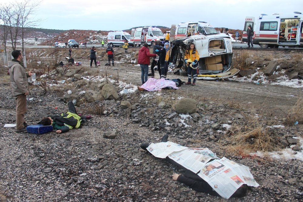 Öğrenci servisi şarampole yuvarlandı: ölü ve yaralılar var