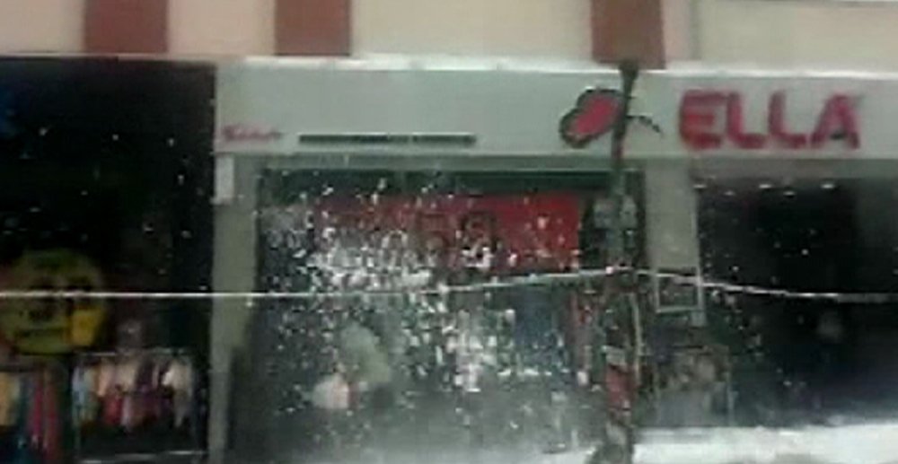 Kar kütlesinin altında kalmaktan kıl payı kurtuldu