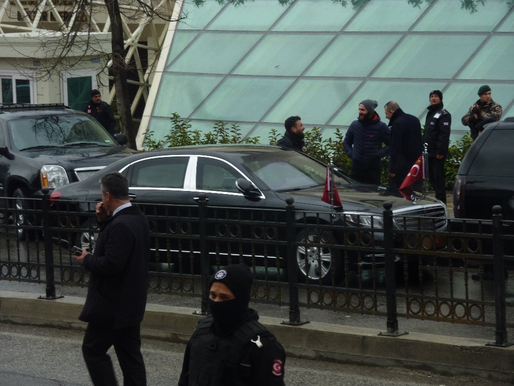 Cuma namazını Marmara İlahiyat Camii’nde kıldı