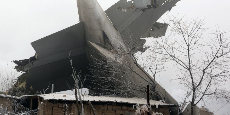 İki pilot ve bir teknisyenin cenazeleri Türkiye’ye getiridldi