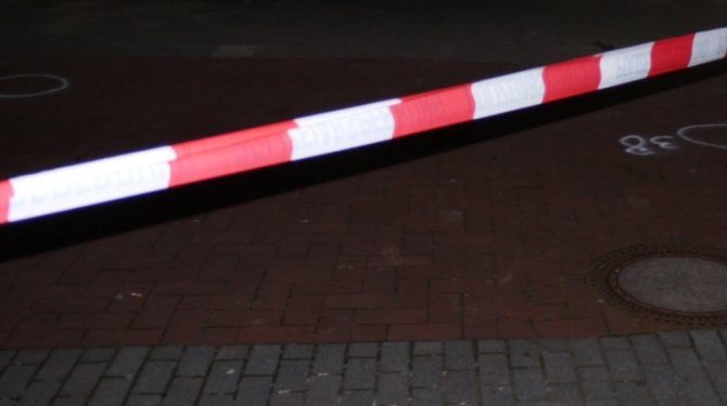 Yol kenarında oturanlara ateş açıldı: 2 yaralı