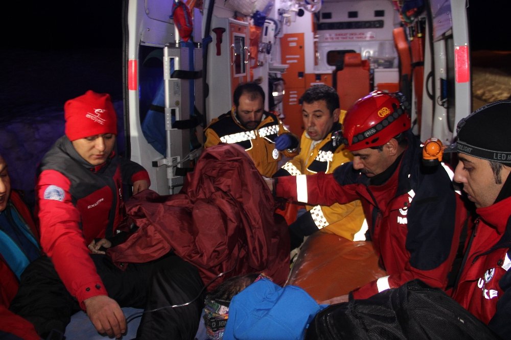 Kayak yaparken kaybolan gence 4 saat sonra ulaşıldı