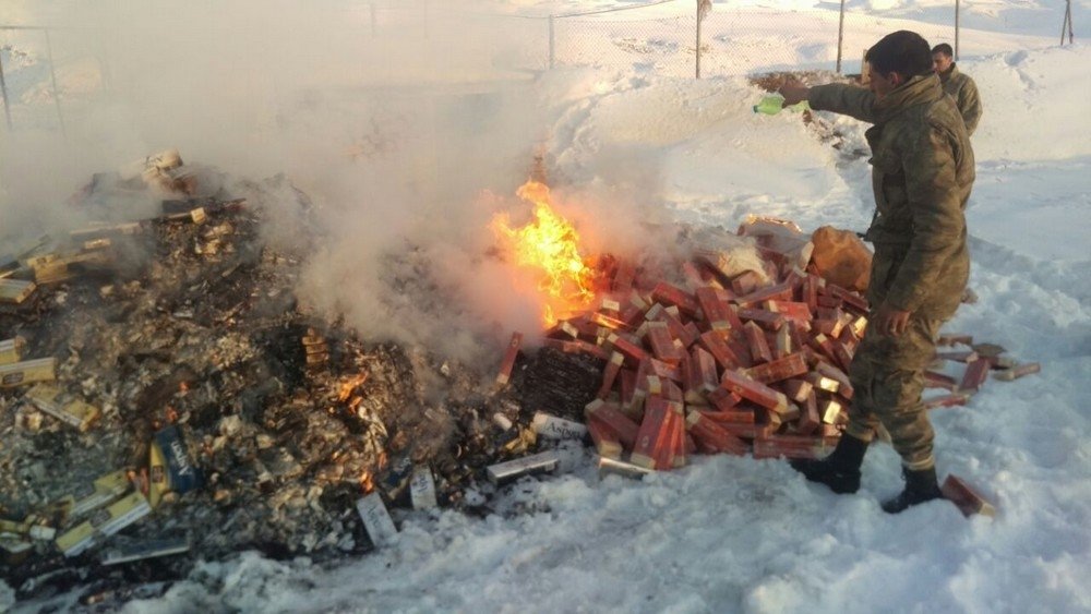 Van’da kaçak sigara operasyonu