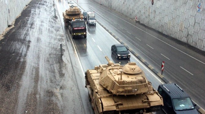 2 adet M60 T tipi tank sınıra gidiyor