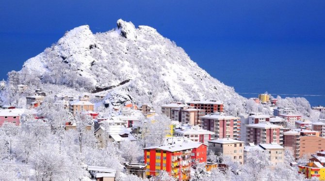 Türkiye'nin büyük bir bölümü beyaz örtüyle kaplı