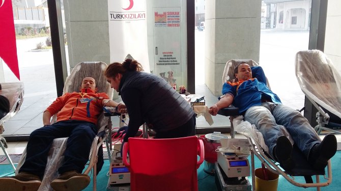 “Bir Damla, Bin Umut” deyip Kan Bağışladılar