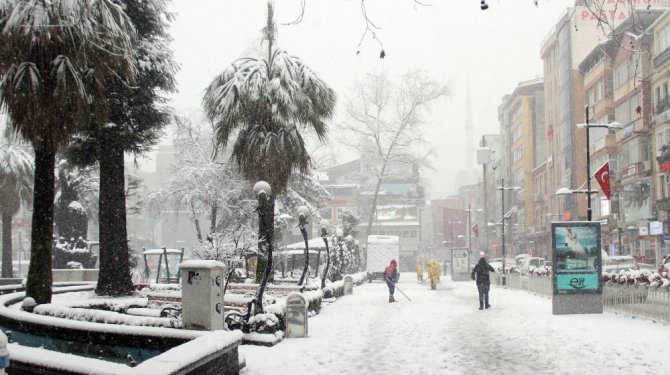 Rize’de 346 köy yolunu ulaşıma kapattı