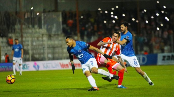 Adanaspor Kasımpaşa’yı 2-0’la geçti