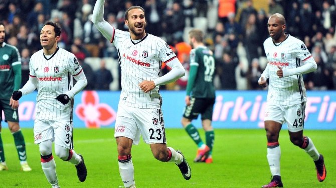 Beşiktaşlı Cenk Tosun’dan hat-trick