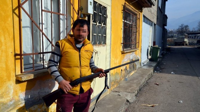 Bursa'da halk silahla nöbet tutmaya başladı!