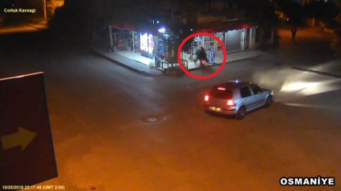 Motosiklet bakkalla daldı