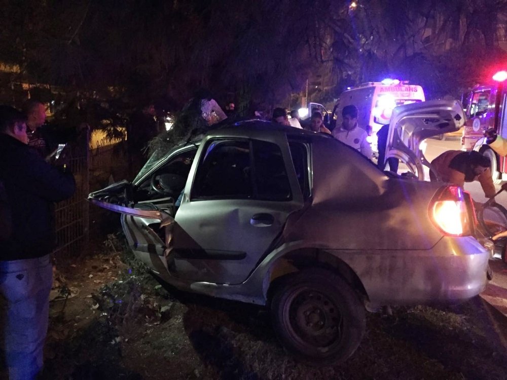 Antalya'da feci kaza: 2 ölü, 2 yaralı
