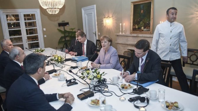 Merkel CHP lideri Kılıçdaroğlu ile görüştü