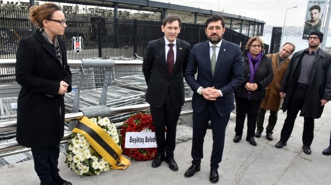 Alman heyet, Şehitler Tepesi ve Reina’nın önüne çiçek bıraktı