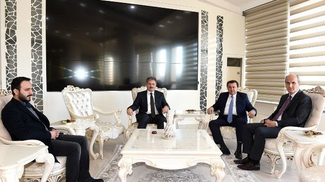 Erkoç Malatya Büyükşehir Belediye Başkanı Ahmet Çakır'ı ziyaret etti