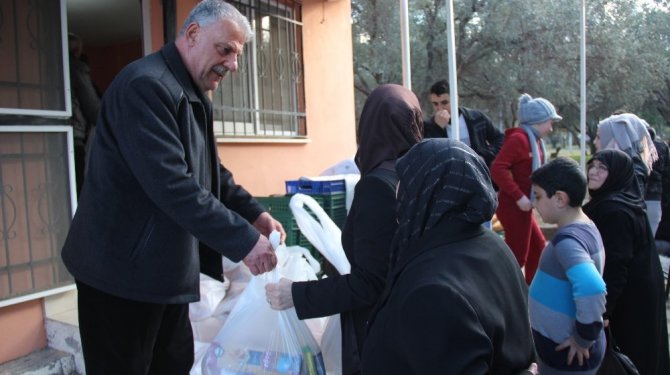 Muhtardan alkışlanacak davranış