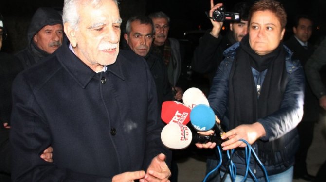 Ahmet Türk cezaevinden çıktı