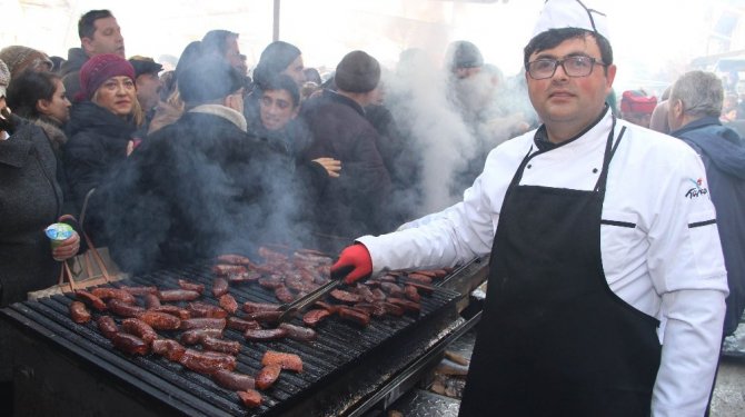 10 bin kişiye 2 ton sucuk