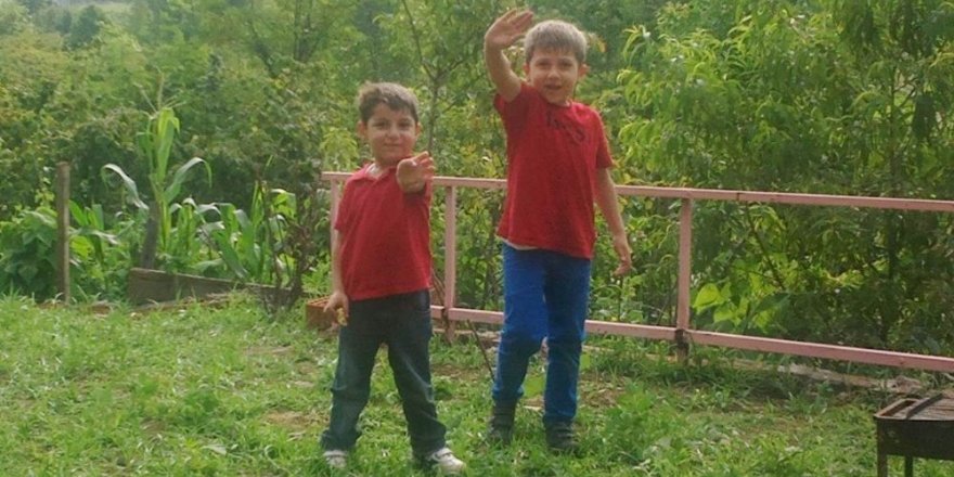 Bahçe duvarı iki kardeşi ayırdı