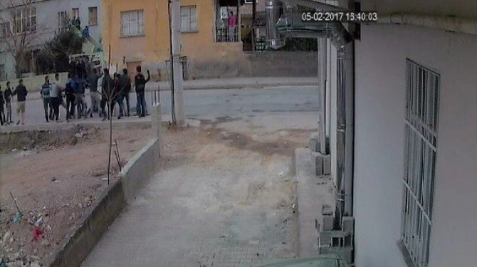 Suriyeliler birbirine girdi