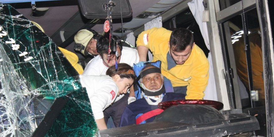 Zincirleme kaza oldu: Yaralıların çoğu öğrenci!