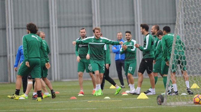 Fenerbahçe maçı öncesi neşeli antrenman