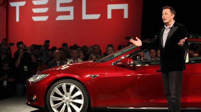 Elon Musk sonunda Tesla'nın logosunun anlamını açıkladı