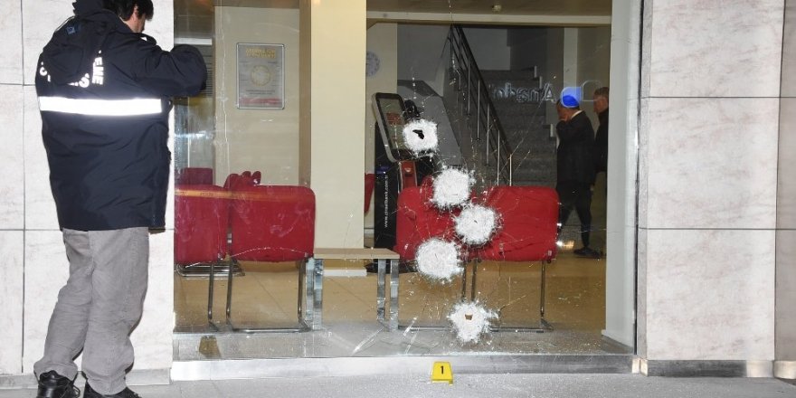 Av tüfeğiyle bankaya saldırdı