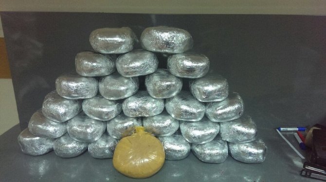 Kendilerine aile süsü veren zehir tacirlerine operasyon