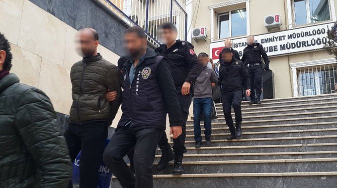 Darp edildikleri mekanı basıp çalışanı öldürdüler