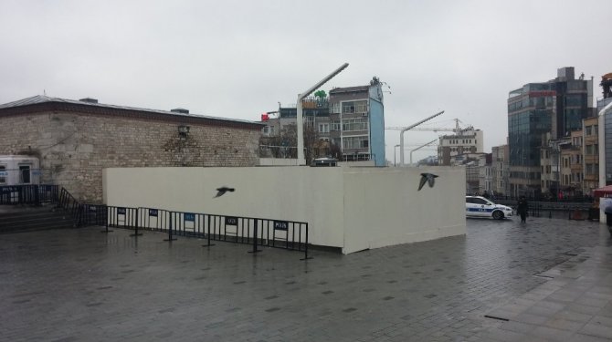 Taksim’de camii için şantiye kuruldu