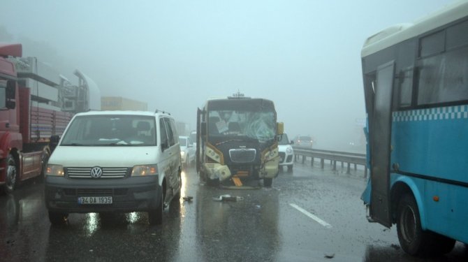 Zincirleme trafik kazasında 7 kişi yaralandı